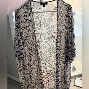 Torrid Black and White Floral Kimono